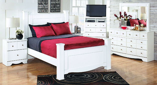 Weeki Queen Poster Storage Bed, Dresser & Mirror